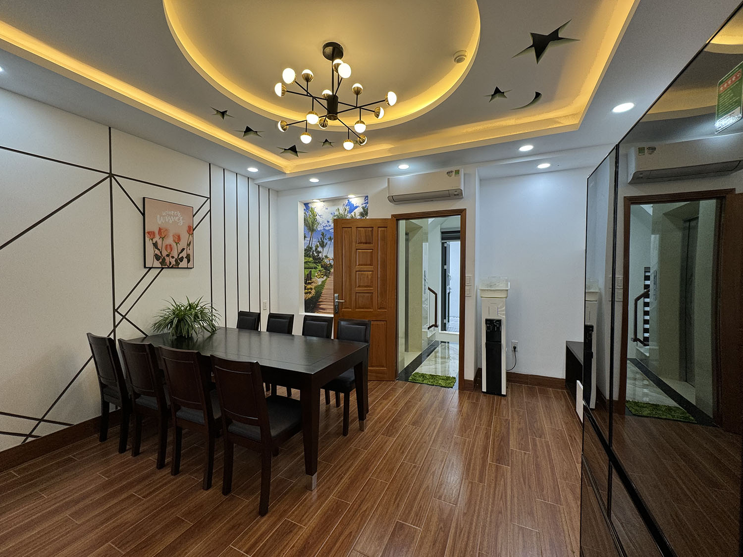 Siêu phẩm Hầm, 4Lầu, ST, thang máy (4,75x17=80,75m2) full nội thất cao cấp đường nội bộ 12m khu VIP 3 tháng 2